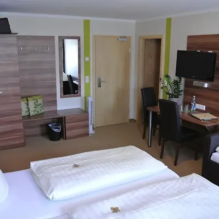 Daimerwirt מלון Moosinning